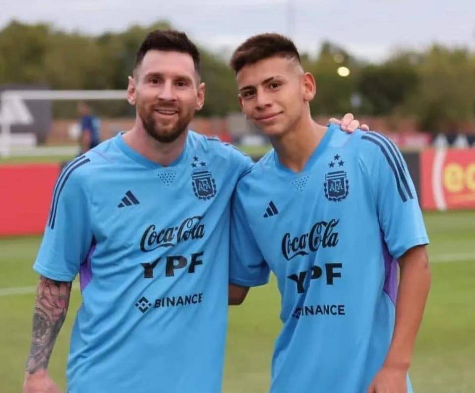 华体会登录-关于里昂战平曼城，梅西乌龙送礼足总杯的信息  第1张