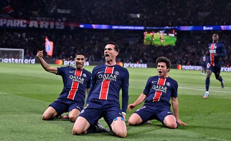 华体会体育-巴黎圣日耳曼险胜利物浦，莱万扑点救主世界杯的简单介绍  第1张